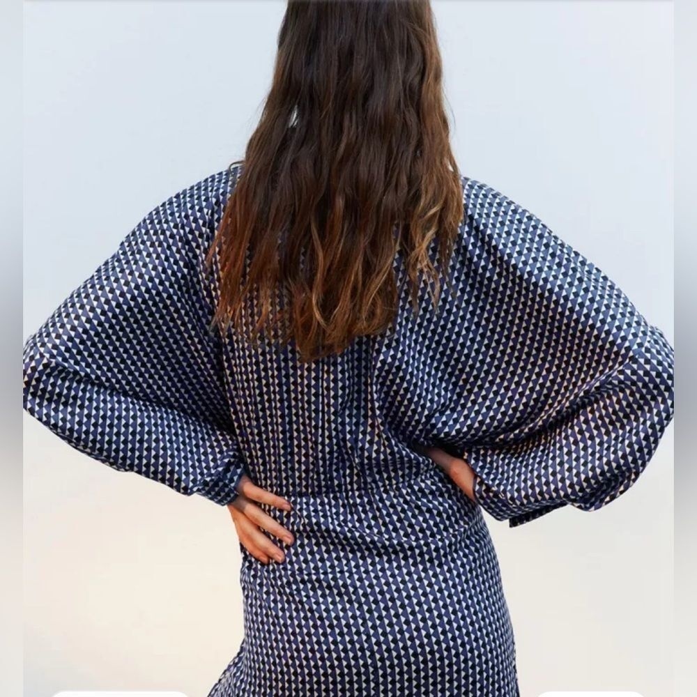 H&M Satin NWT womens geometric pattern shirt dress Size XL - Picture 2 of 13